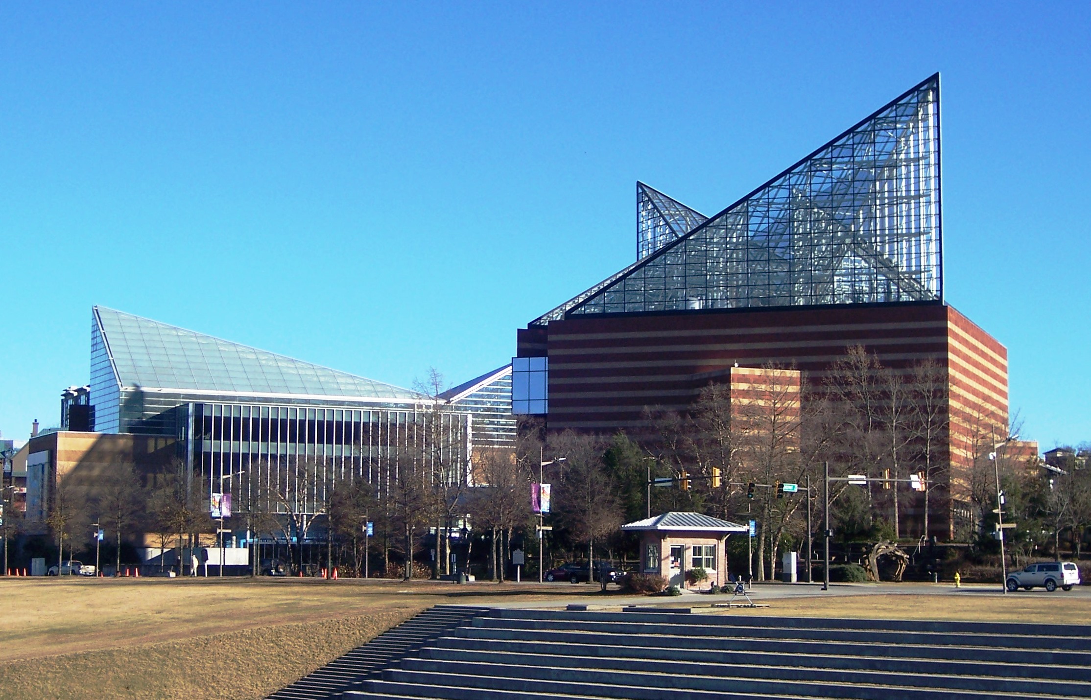 Tennessee Aquarium and downtown Chattanooga riverfront